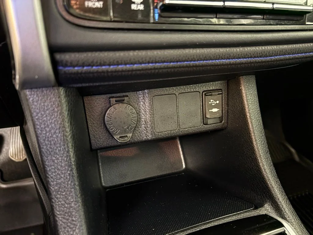 Used 2018 Gray Toyota SE image 27