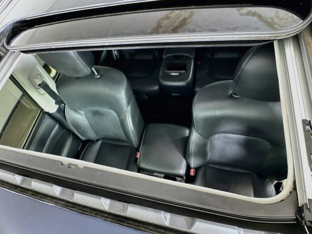 Certified Used 2022 Blue INFINITI LUXE image 28