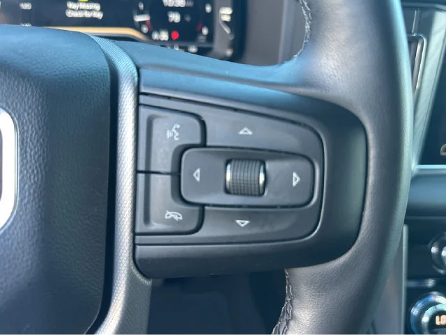 2023 GMC Yukon Denali - Photo 35