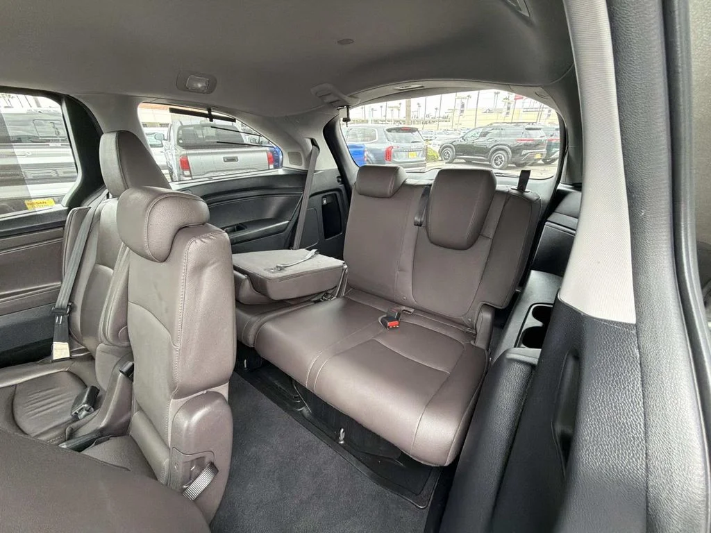 Used 2019 Pacific Pewter Metallic Honda Elite image 28