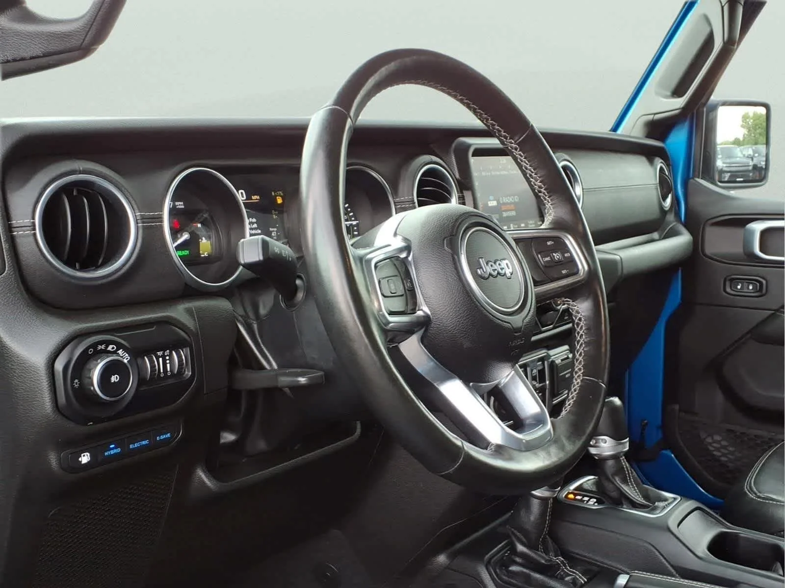 Used 2022 Hydro Blue Pearlcoat Jeep Unlimited Sahara image 14