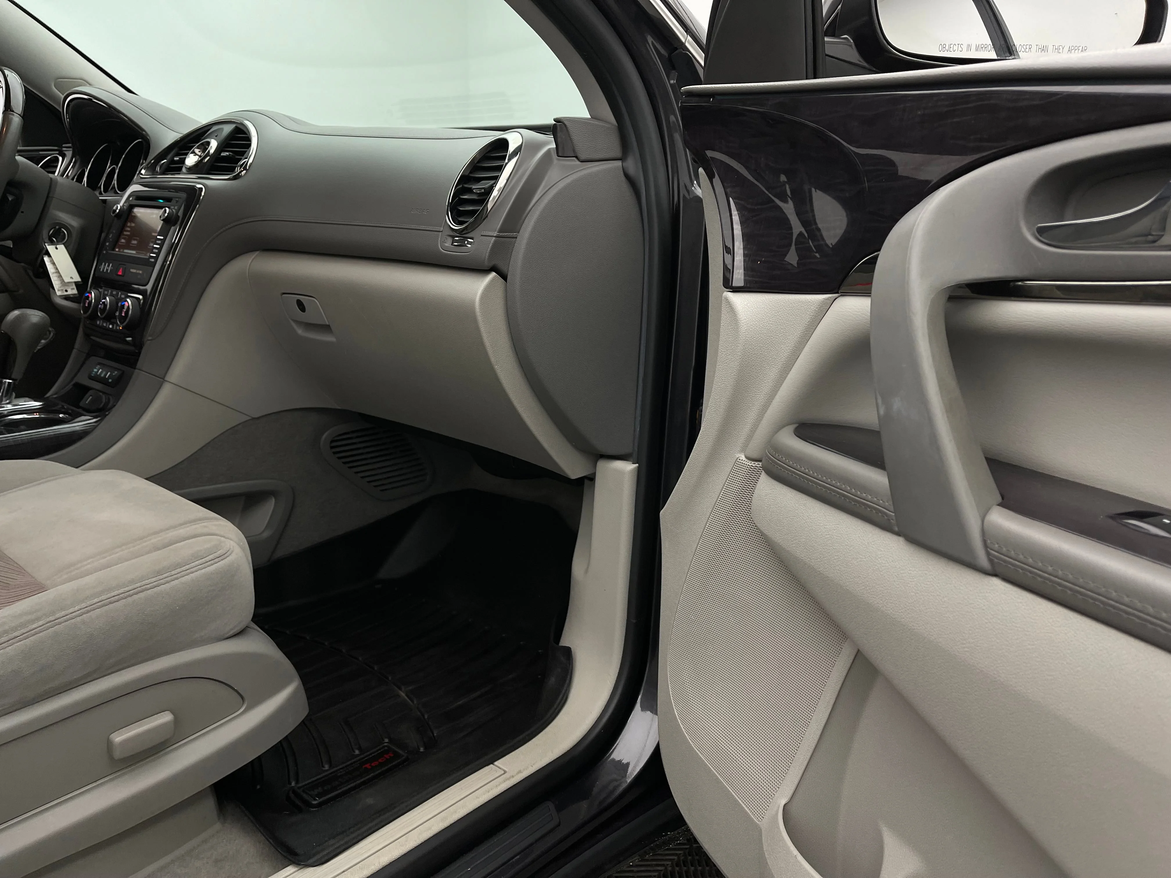 Used 2015 IRIDIUM METALLIC Buick Convenience image 31