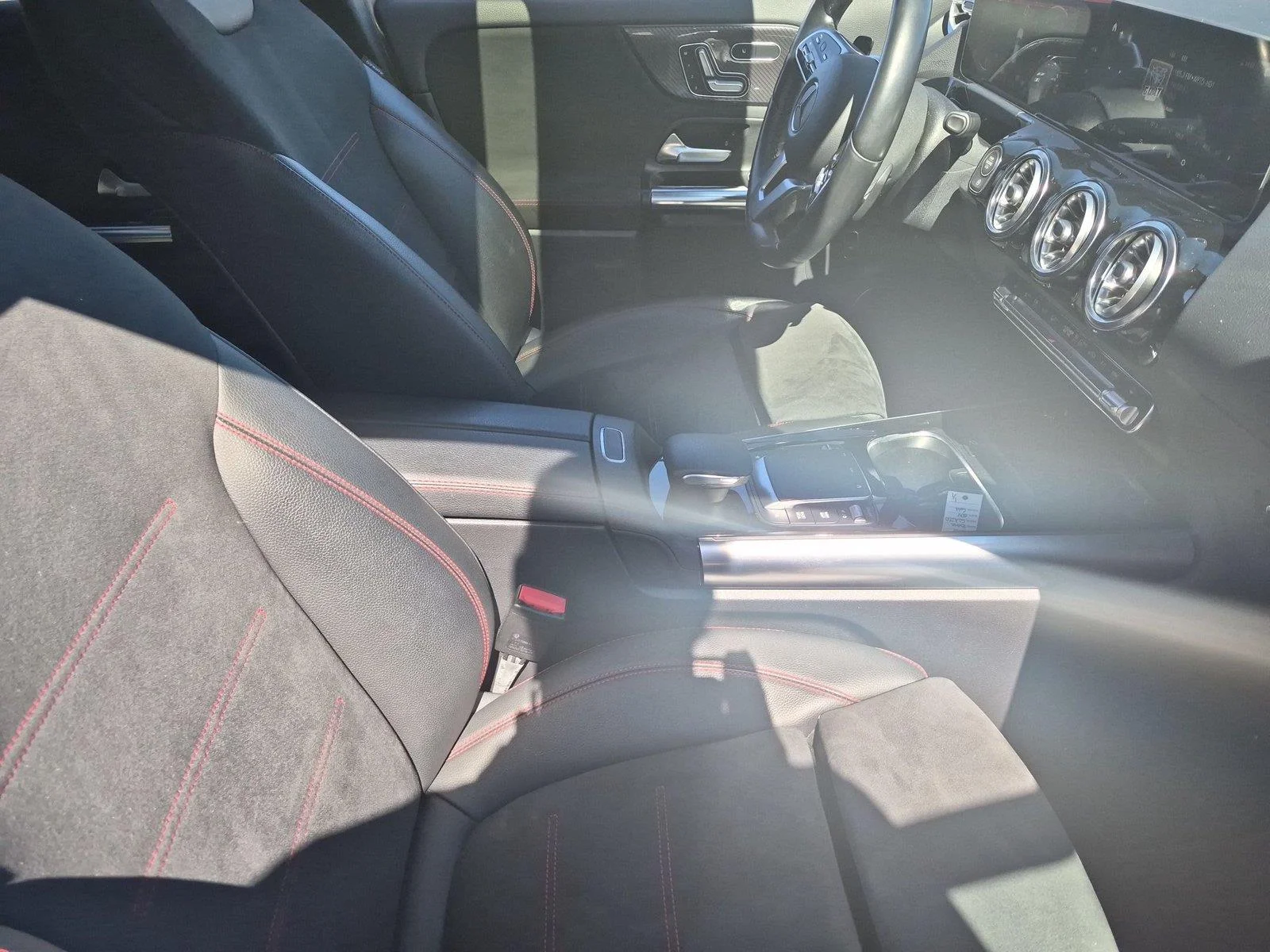Used 2021 Rose Gold Metallic Mercedes-Benz GLA 250 image 34