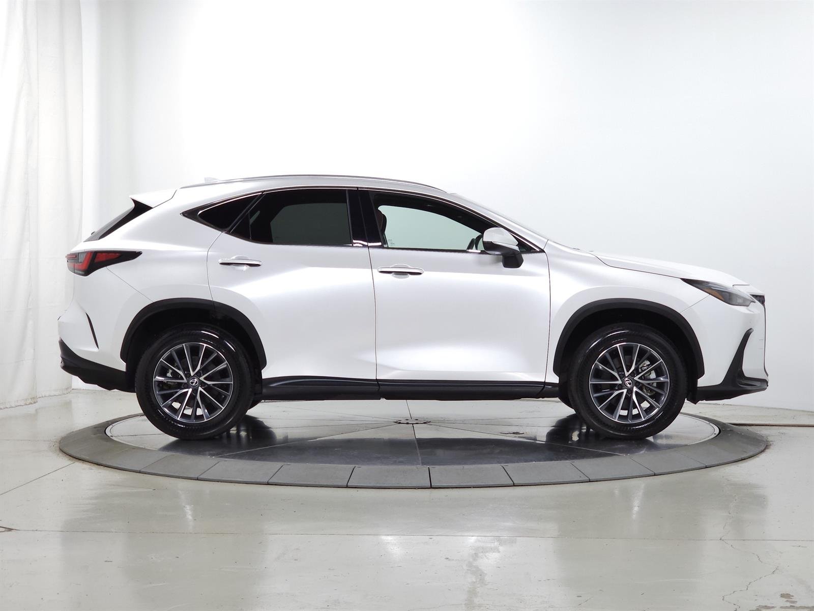 Certified Used 2025 White Lexus  image 12