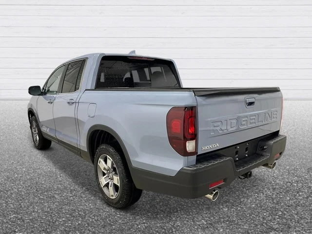 New 2026 Sonic Gray Pearl Honda RTL image 4