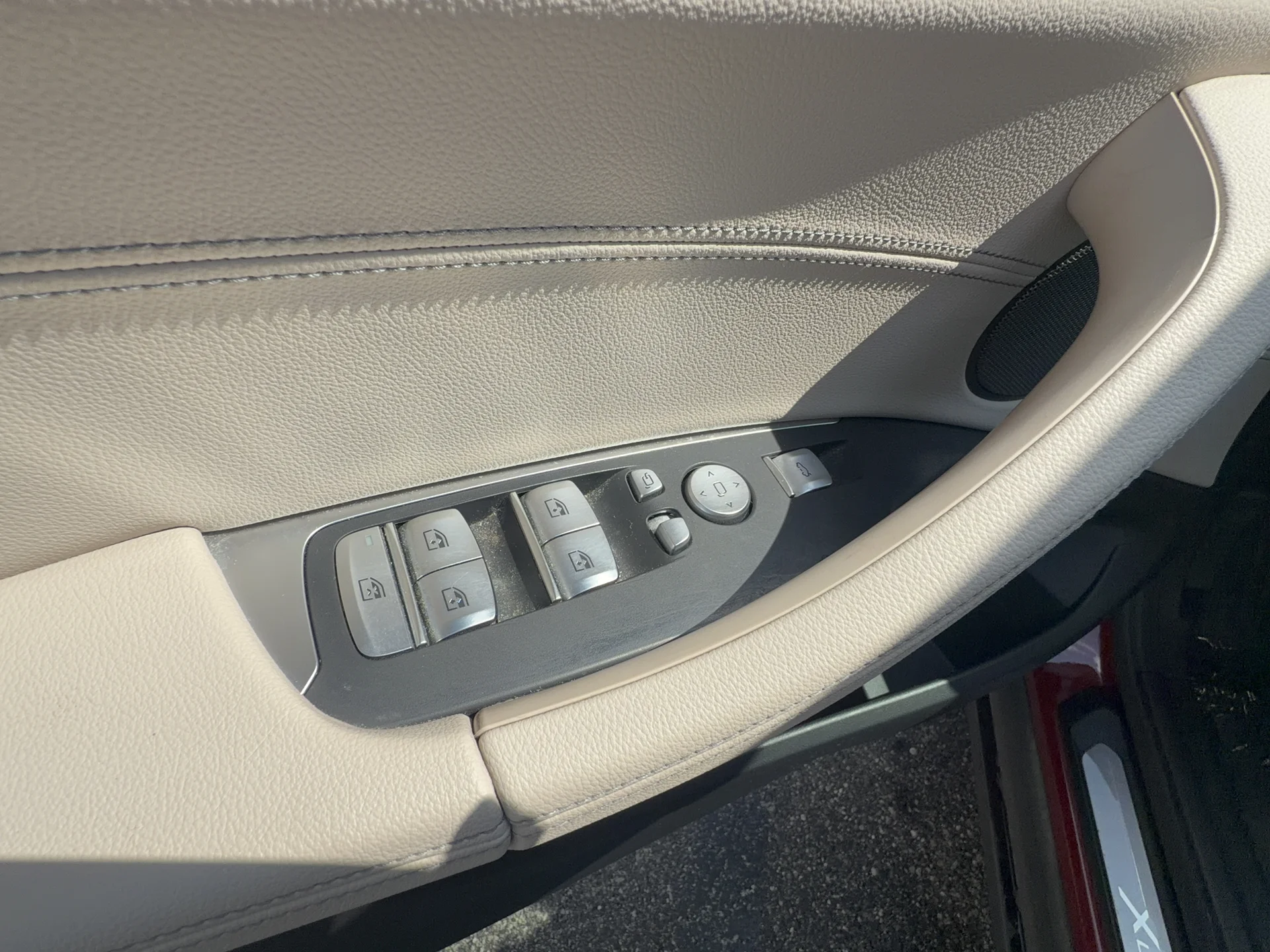 Used 2021 Flamenco Red Metallic BMW xDrive30i image 8