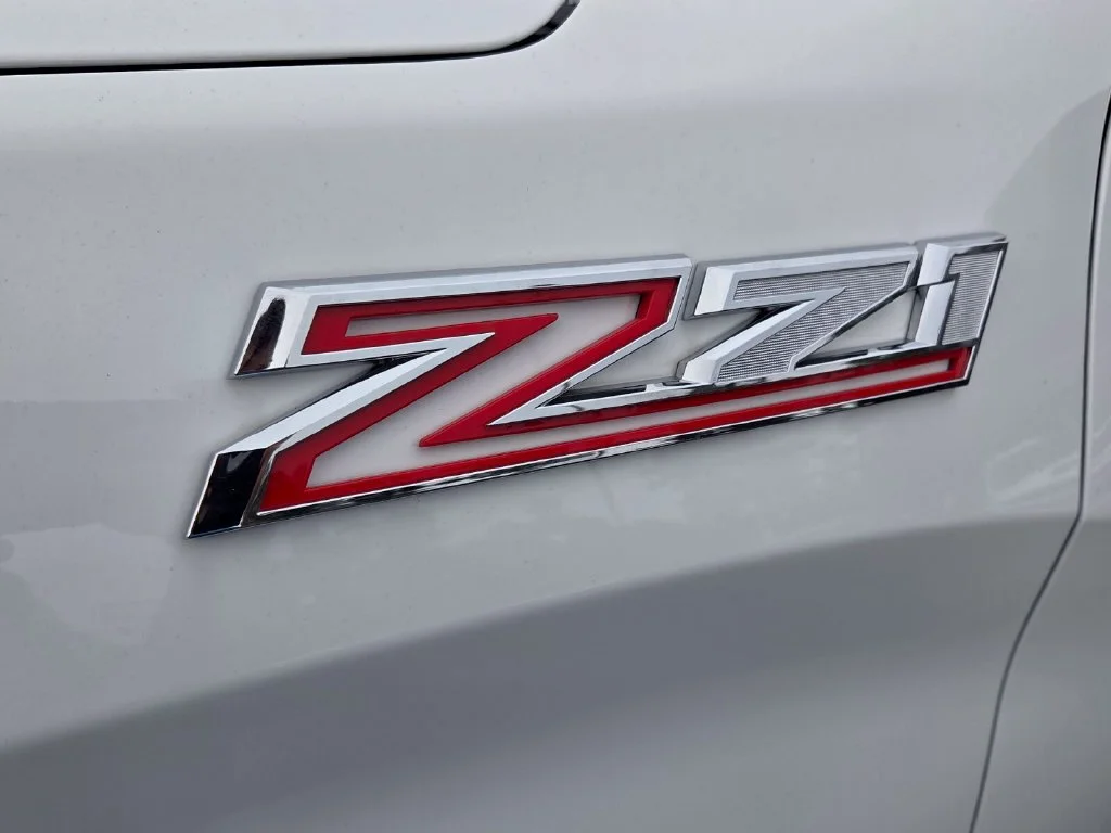 New 2026 Summit White Chevrolet RST image 43