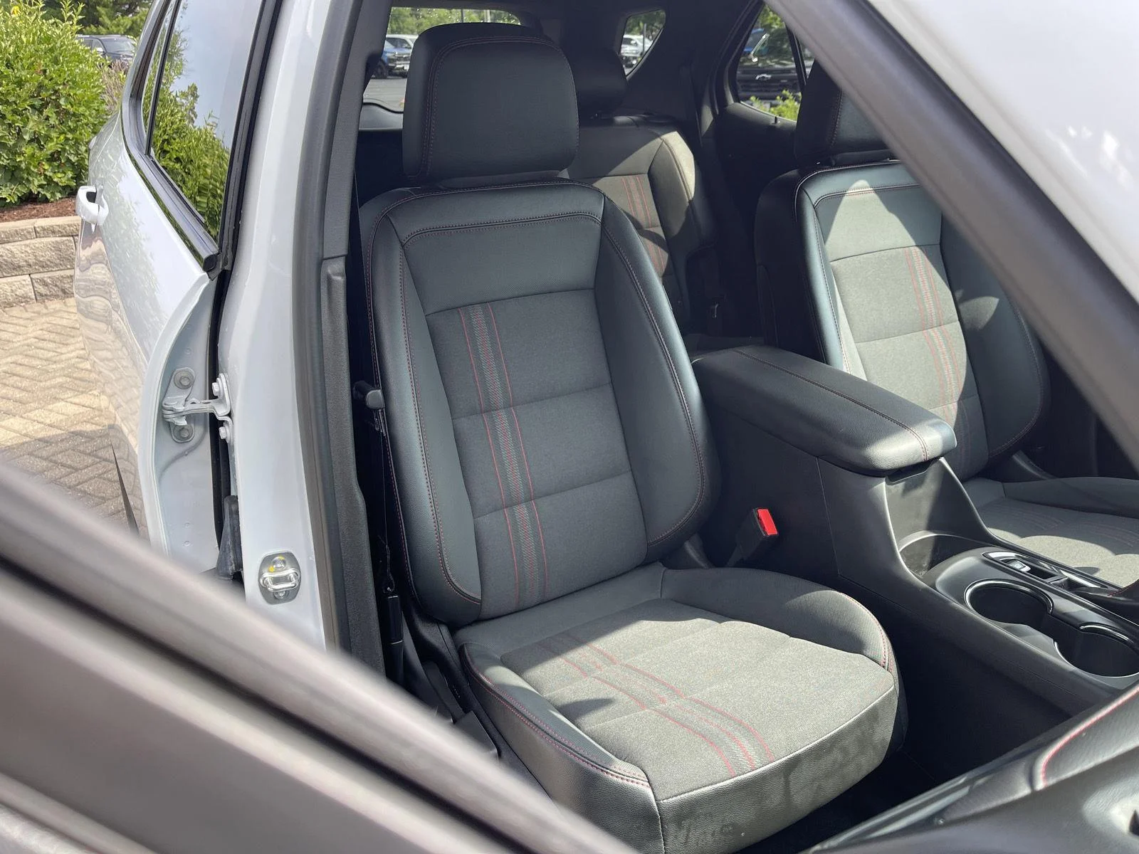 Used 2024 Summit White Chevrolet RS image 32
