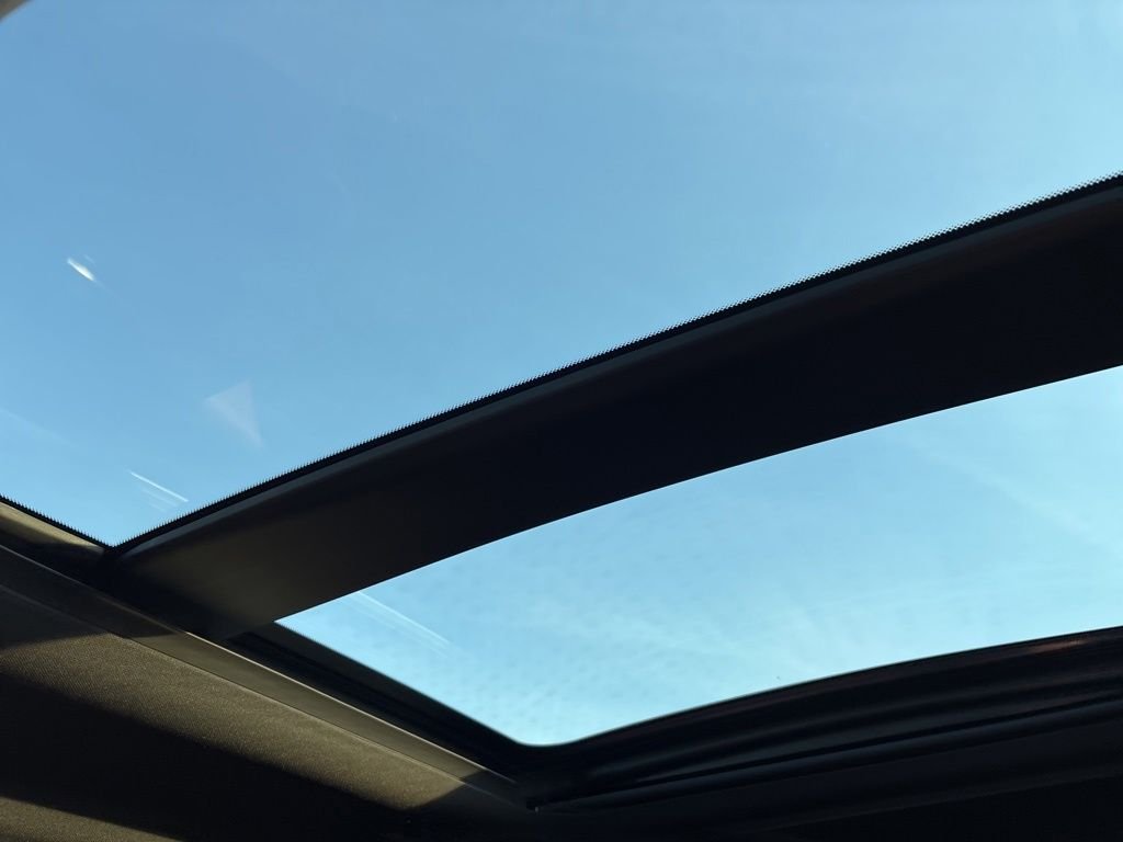 Used 2025  Mitsubishi SEL image 45