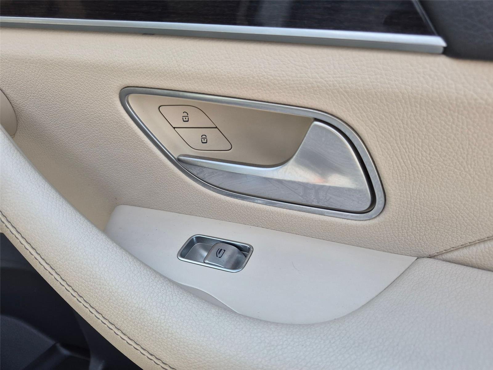 Used 2020 designo Diamond White Metallic Mercedes-Benz GLS 450 image 33