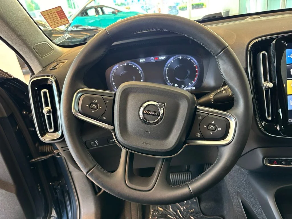 Used 2022 Blue Volvo Momentum image 17