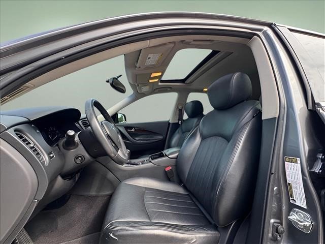 Used 2017 Graphite Shadow INFINITI Base image 15