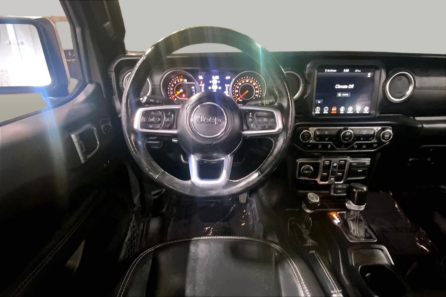 Used 2020 Billet Silver Metallic Clearcoat Jeep Overland image 6