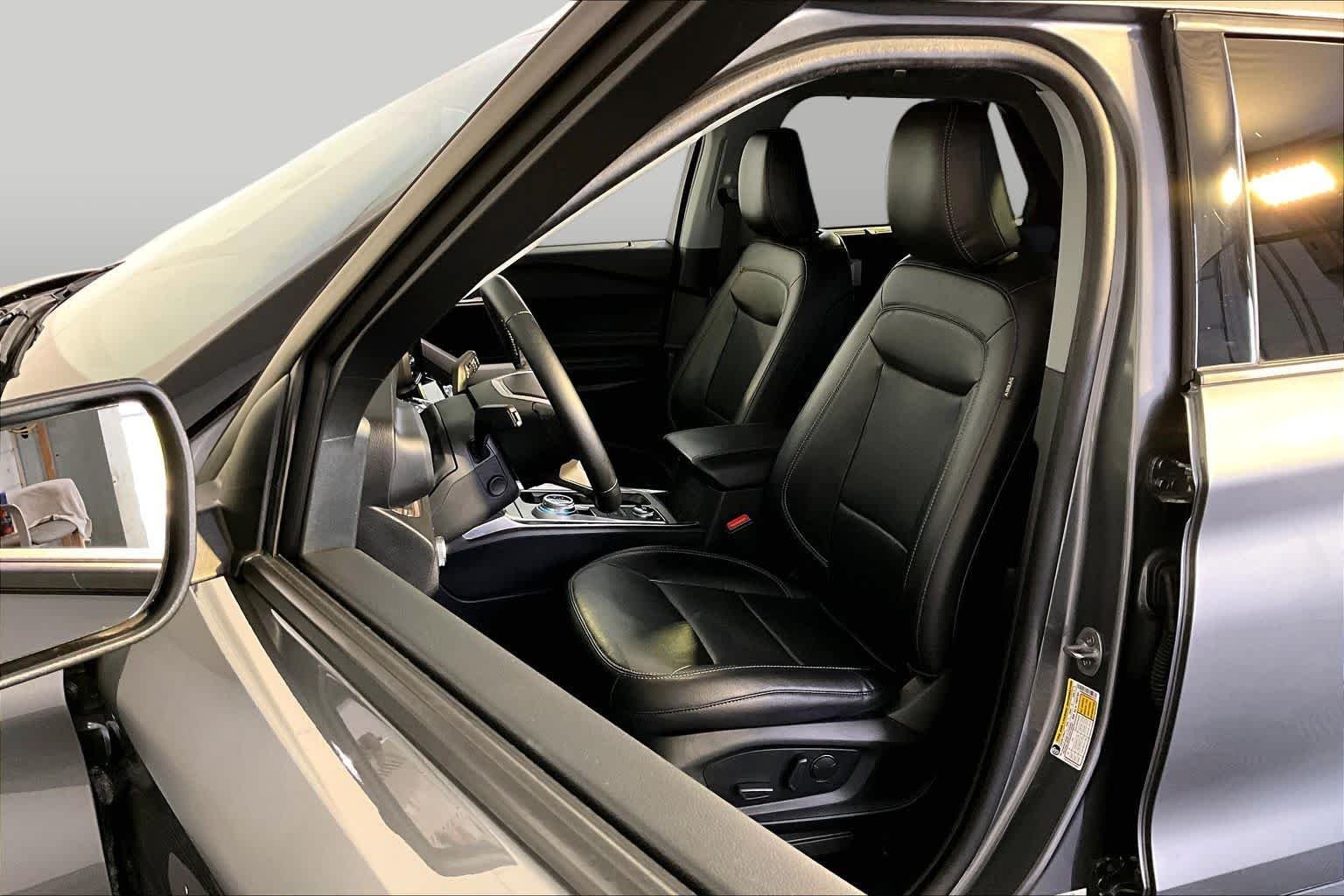 Used 2022 Carbonized Gray Ford Limited image 9