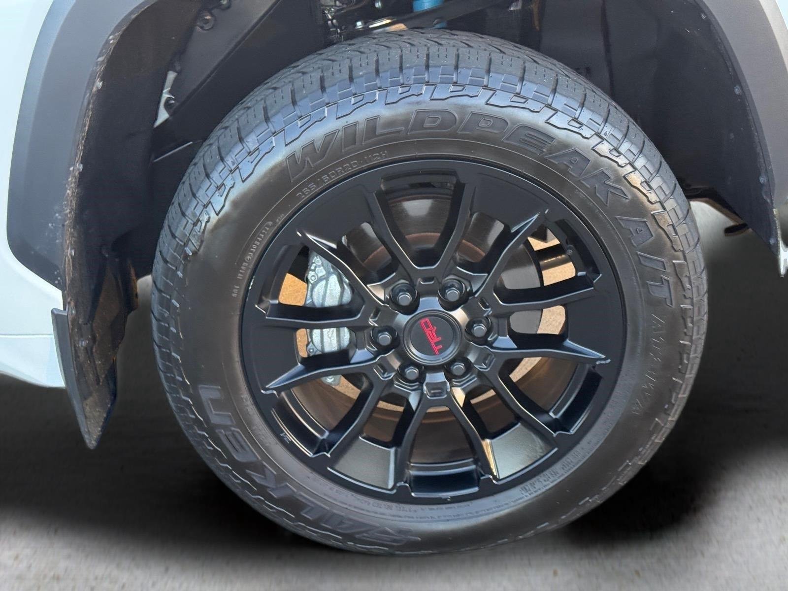 Used 2025 Wind Chill Pearl Toyota Limited image 9
