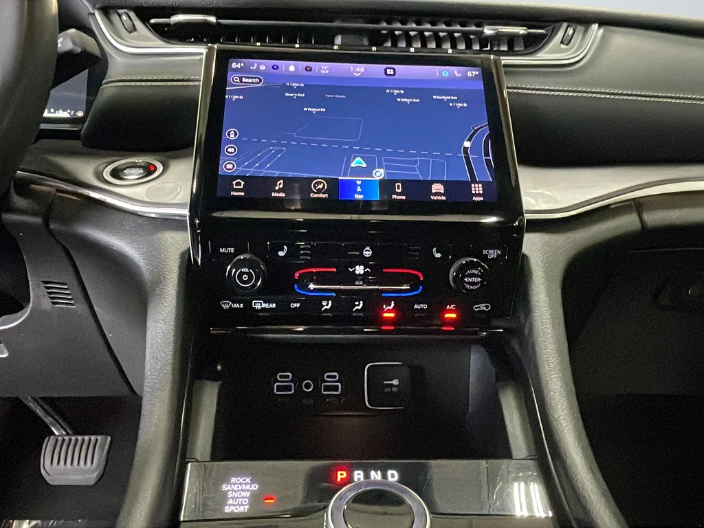 Used 2024 White Jeep 4xe image 20