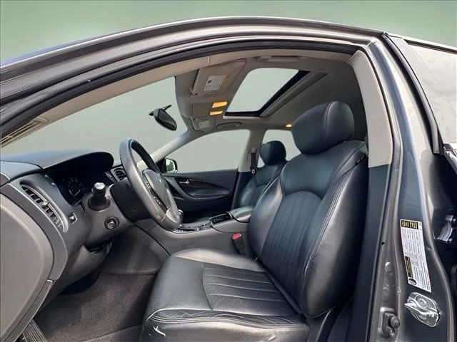 Used 2017 Graphite Shadow INFINITI Base image 15