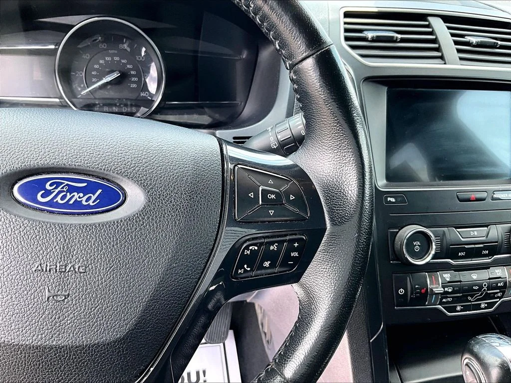 Used 2019 Black Ford XLT image 18