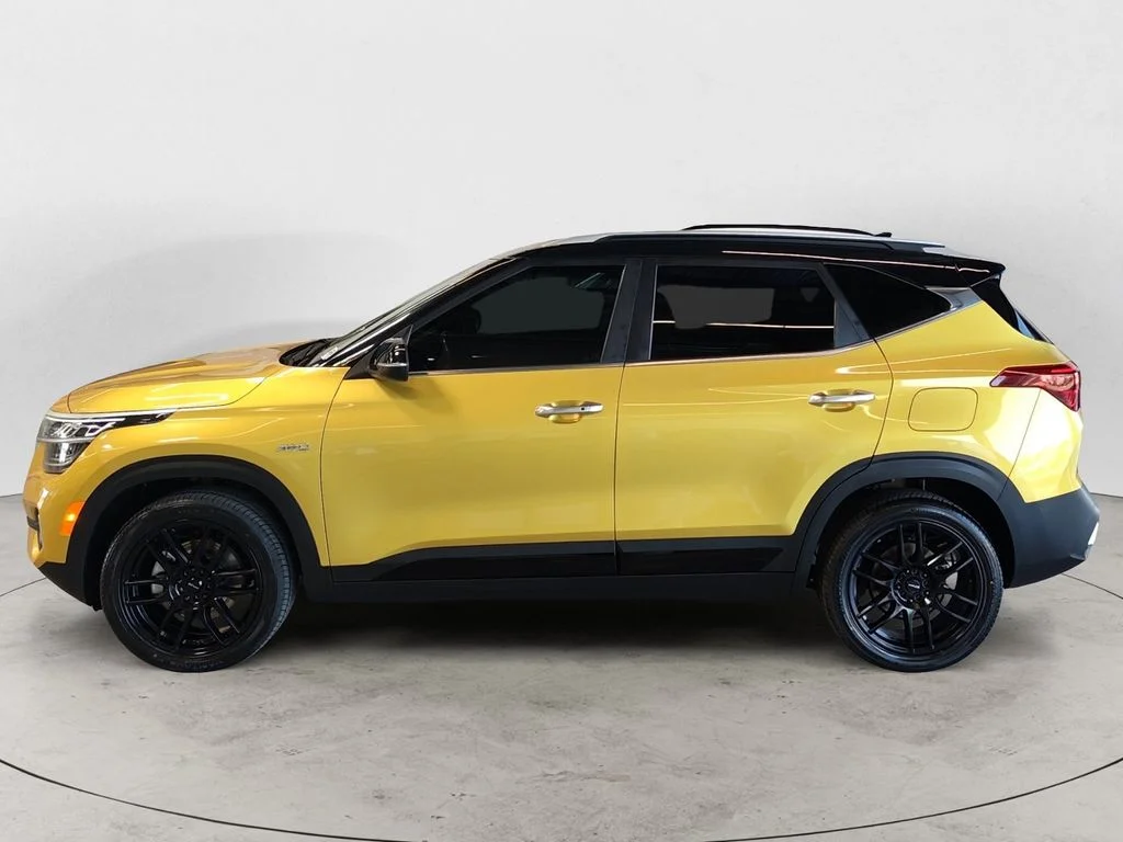 Used 2021 Yellow Kia SX image 8