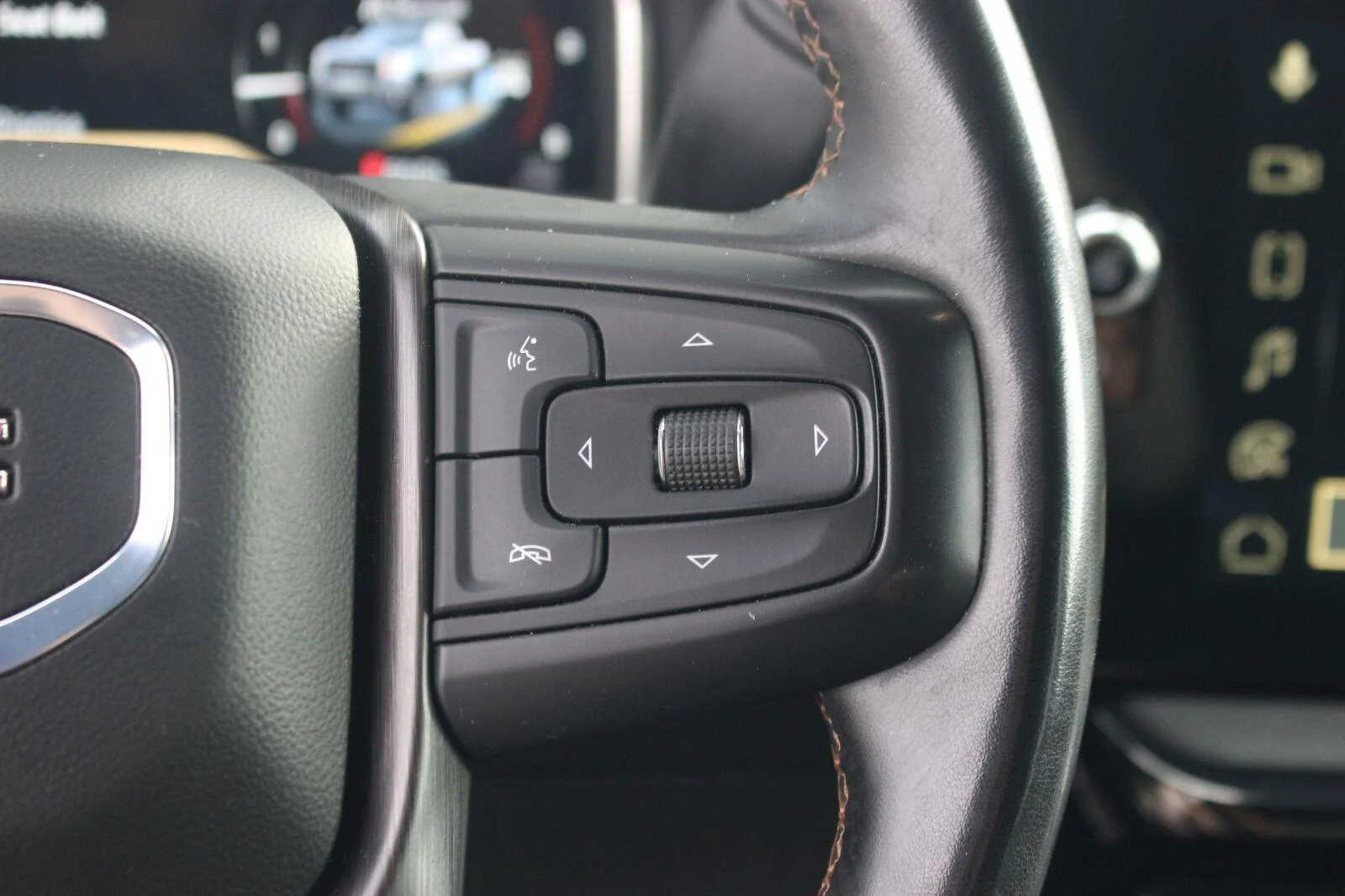 Used 2024 Summit White GMC AT4 image 19