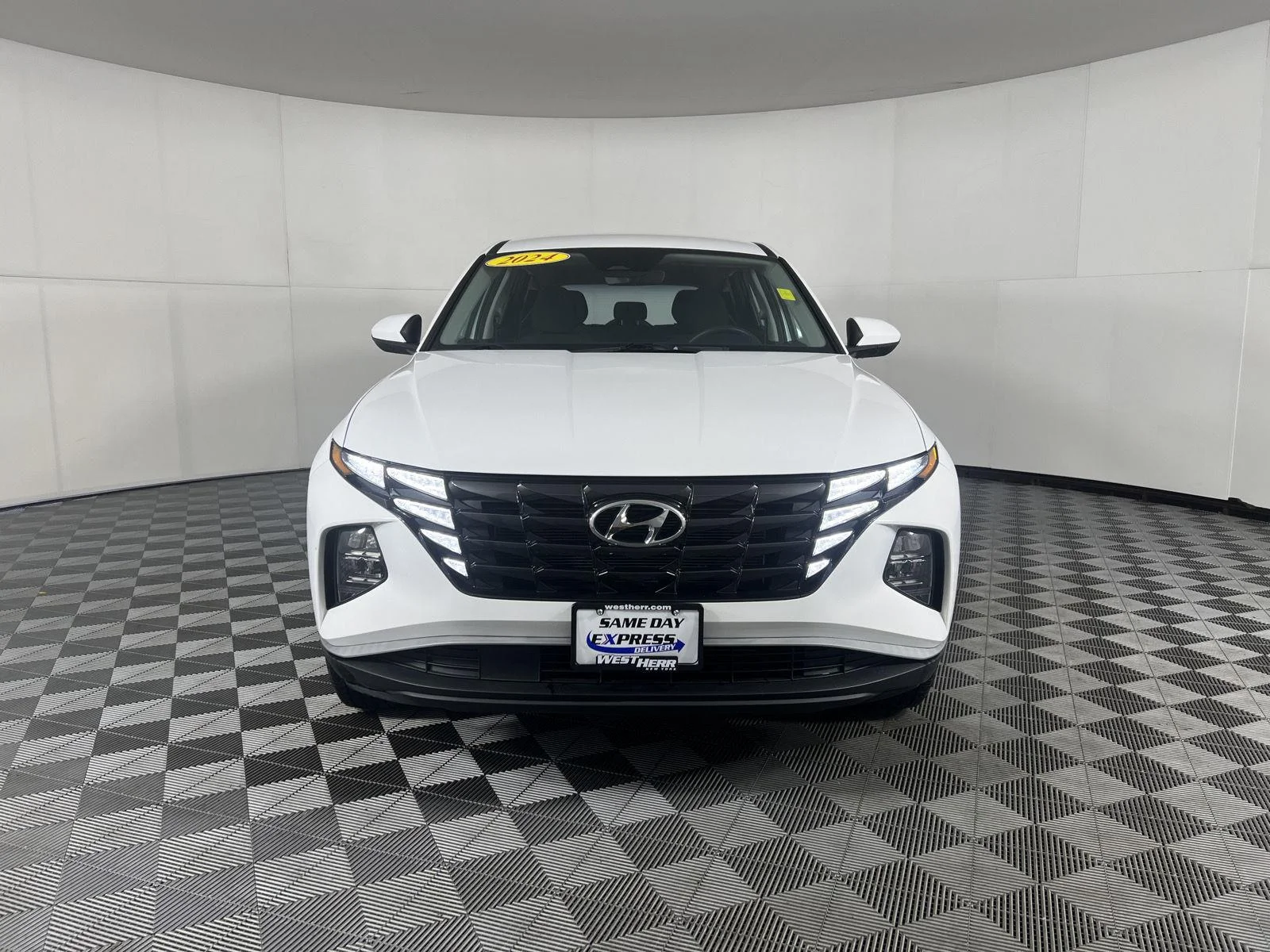 Used 2024  Hyundai SE image 16