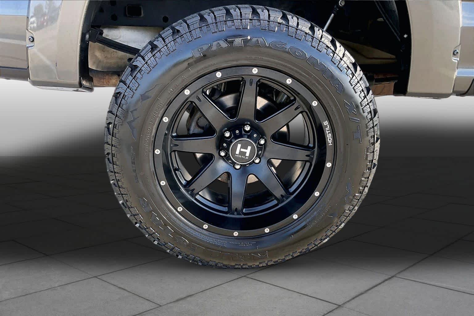 Used 2018 Magnetic Metallic Ford XLT image 11
