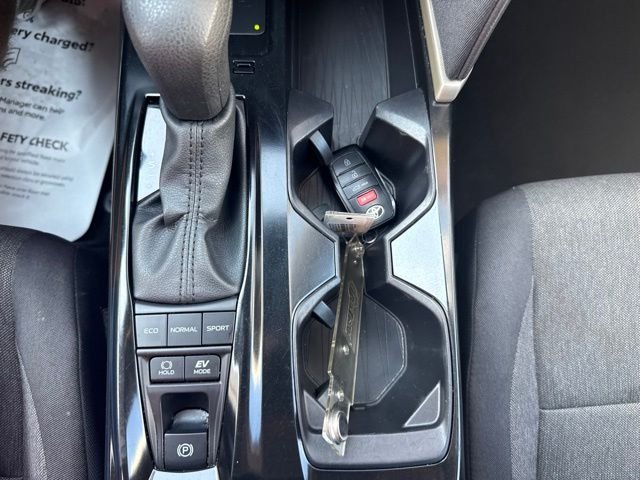 Used 2025 White Toyota LE image 36