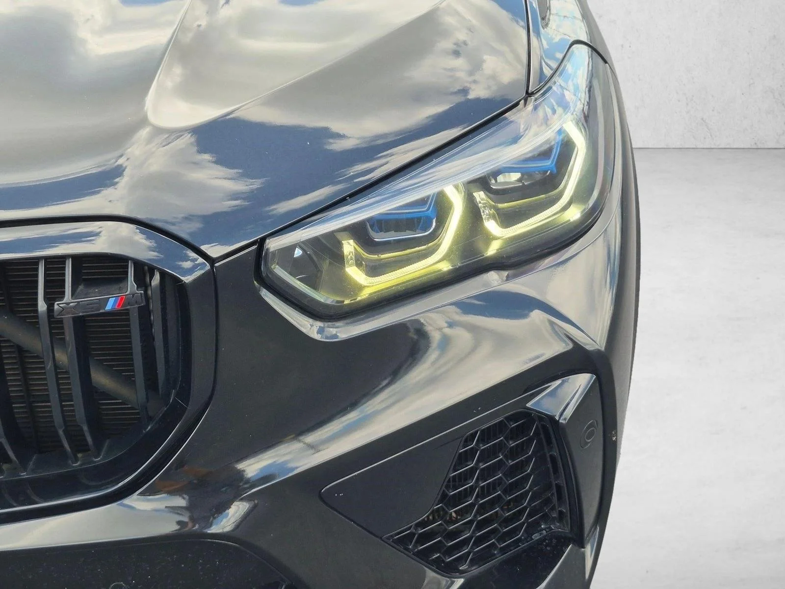 Used 2022 Black Sapphire Metallic BMW  image 9