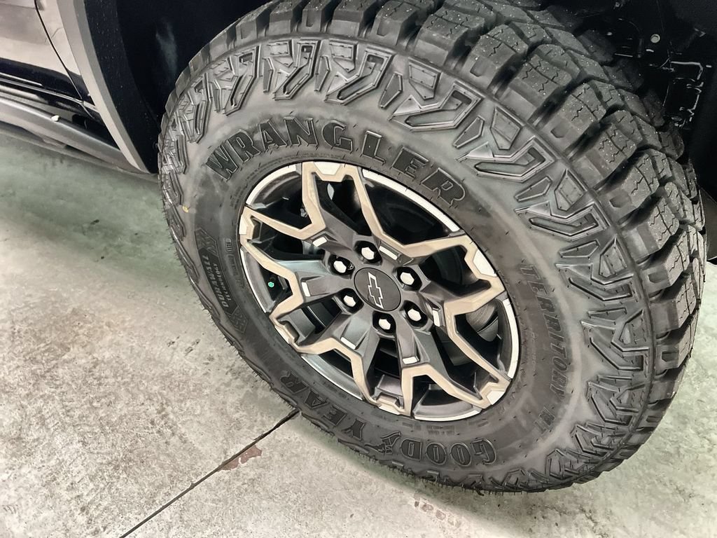 2026 Chevrolet Colorado ZR2 - Photo 10