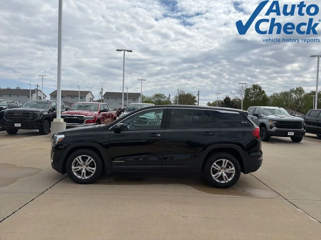 Used 2020 Black GMC SLE image 8