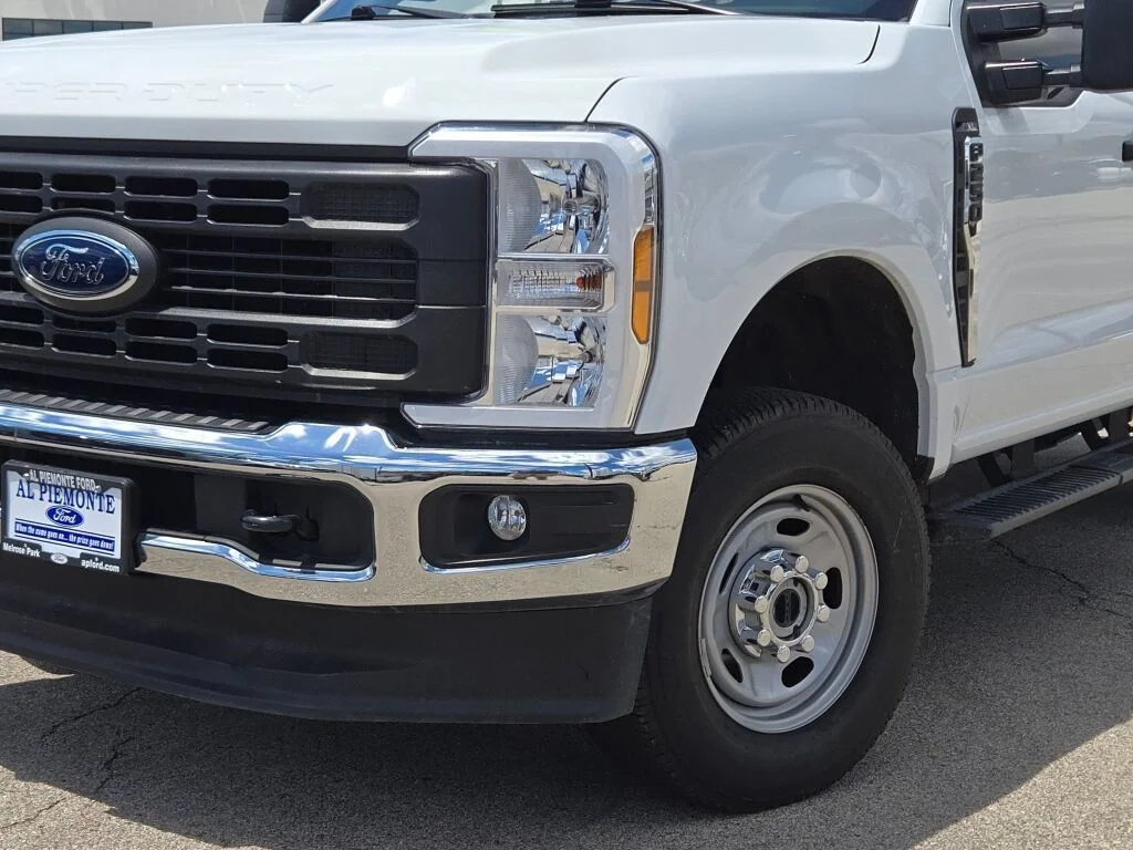 Used 2024 Oxford White Ford XL image 3