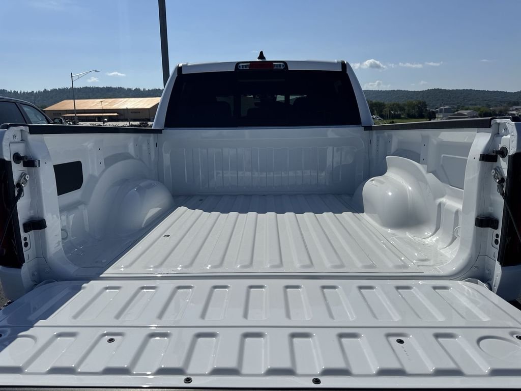 New 2026 Bright White Clear-Coat Exterior Paint RAM Big Horn/Lone Star image 23