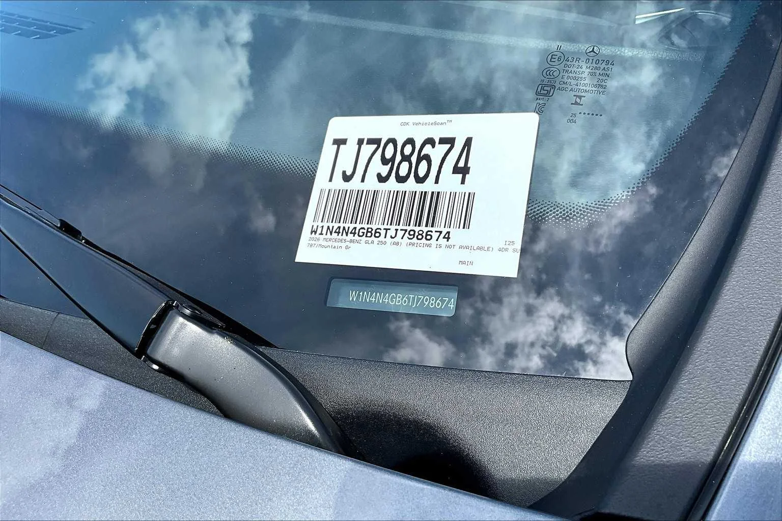 New 2026 Mountain Grey Metallic Mercedes-Benz GLA 250 image 22