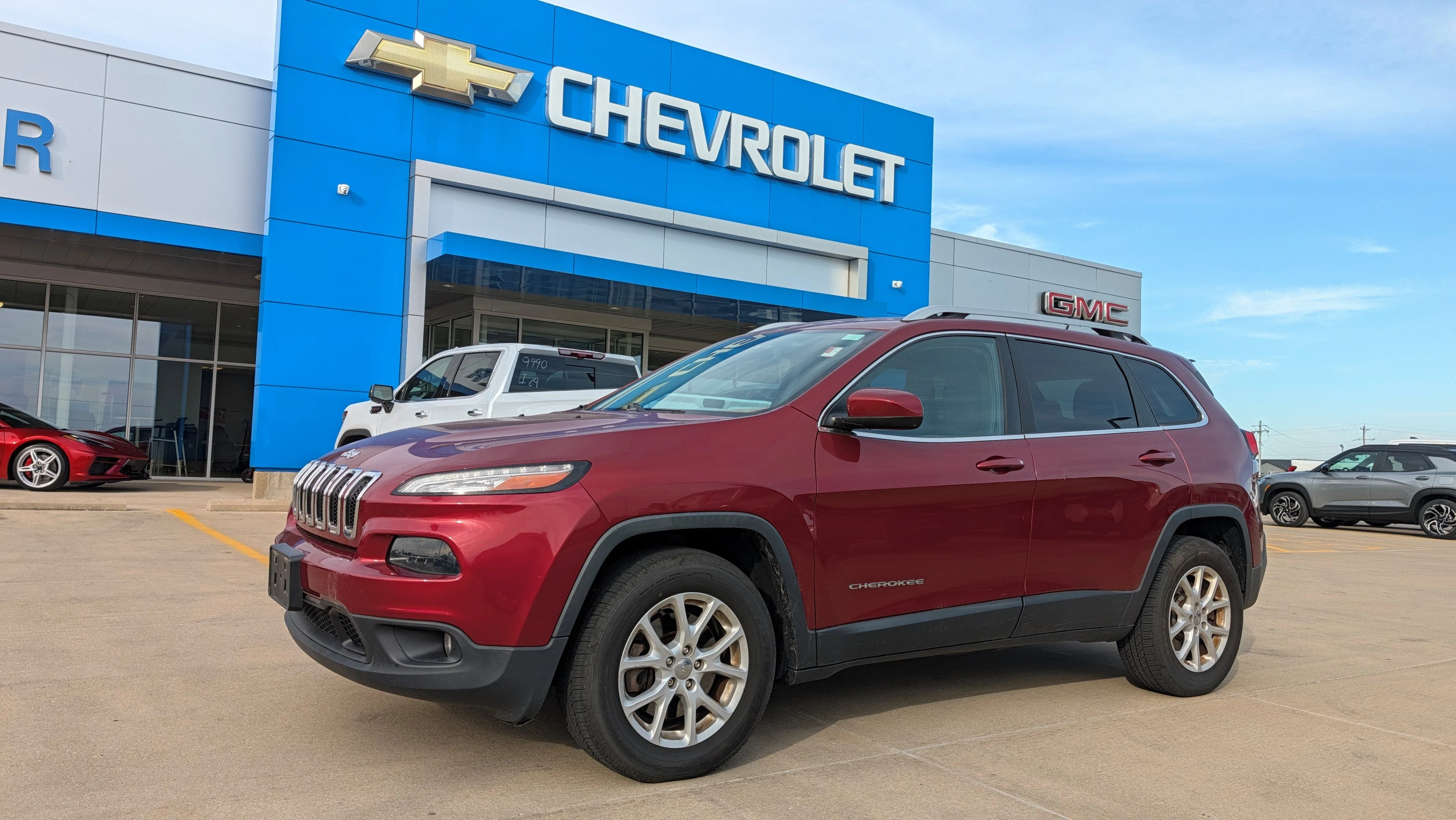 Used 2015 Deep Cherry Red Crystal Pearlcoat Jeep Latitude image 3