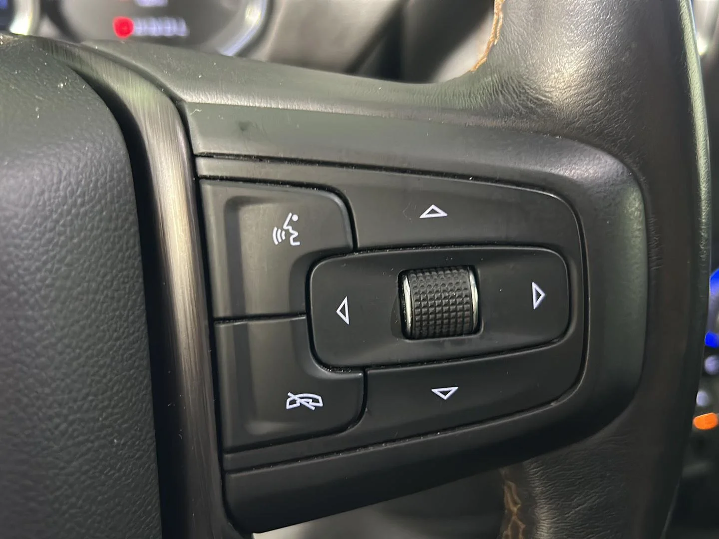 Used 2021 Dark Sky Metallic GMC AT4 image 26