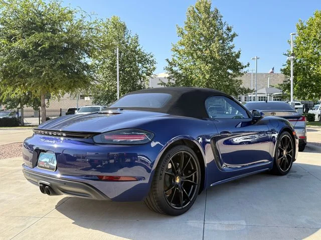 Used 2020 Gentian Blue Metallic Porsche Base image 5