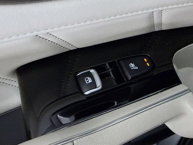 Used 2022 Gray Kia SX Prestige image 26