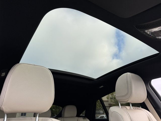 New 2026 MOONLIGHT WHITE MET Mercedes-Benz GLE 450 image 3