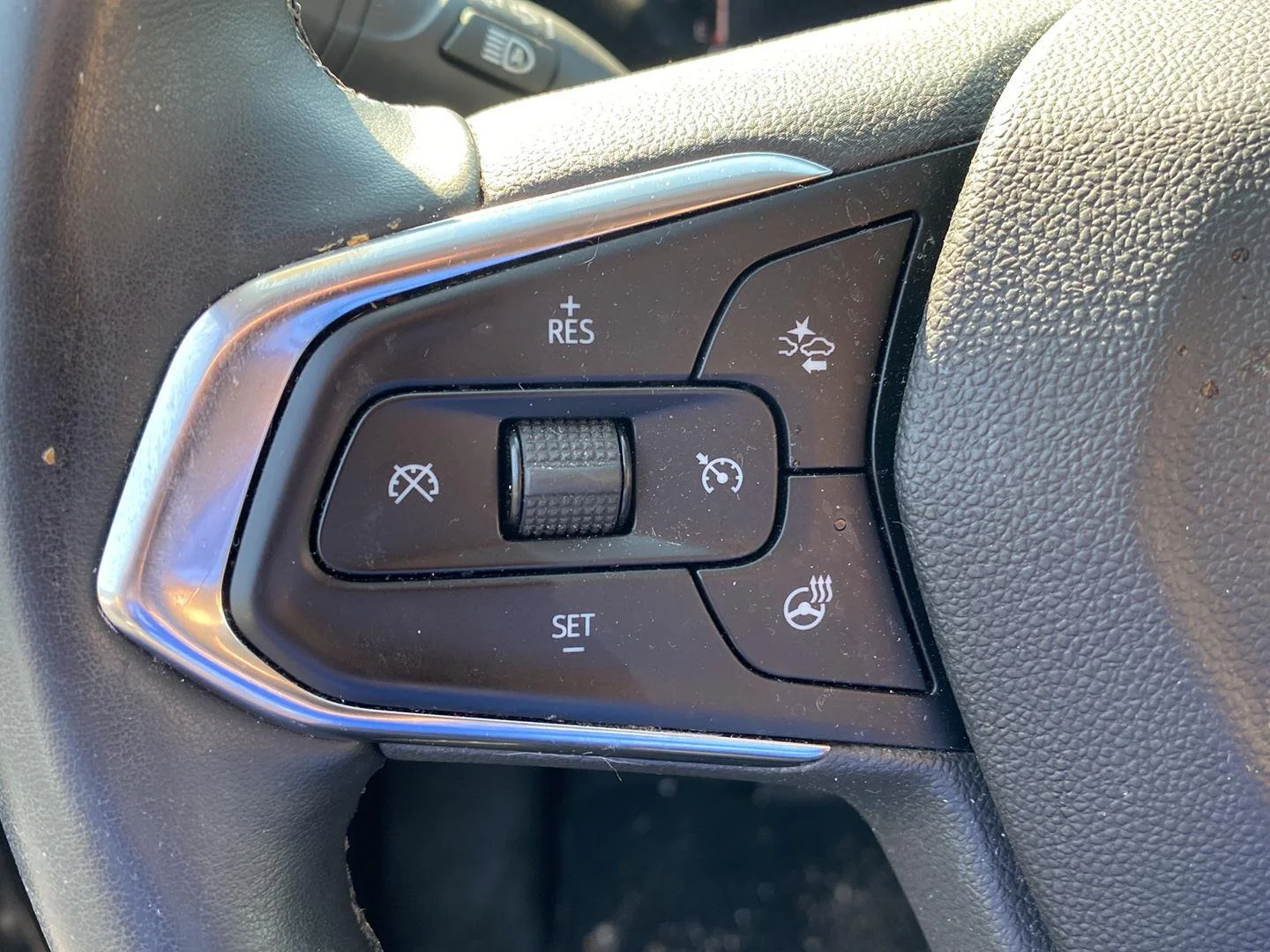 Used 2025 Mosaic Black Metallic Chevrolet LT image 18