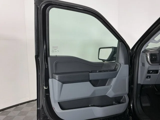 Used 2024 Agate Black Metallic Ford XLT image 14