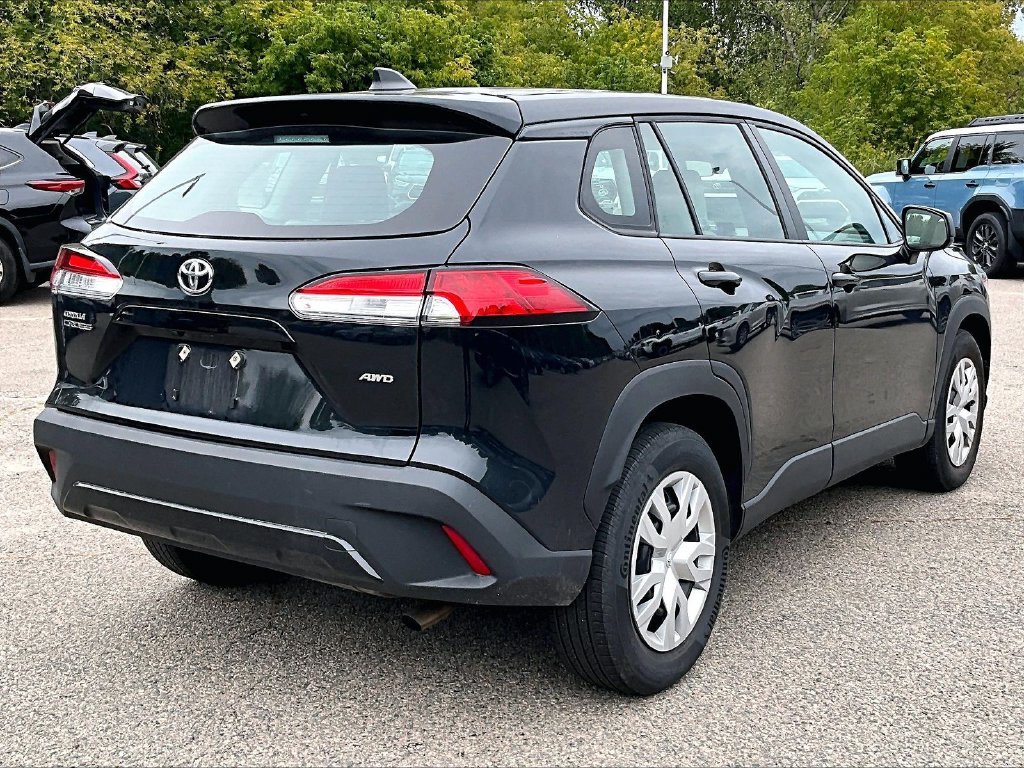 Used 2023 Black Toyota L image 6