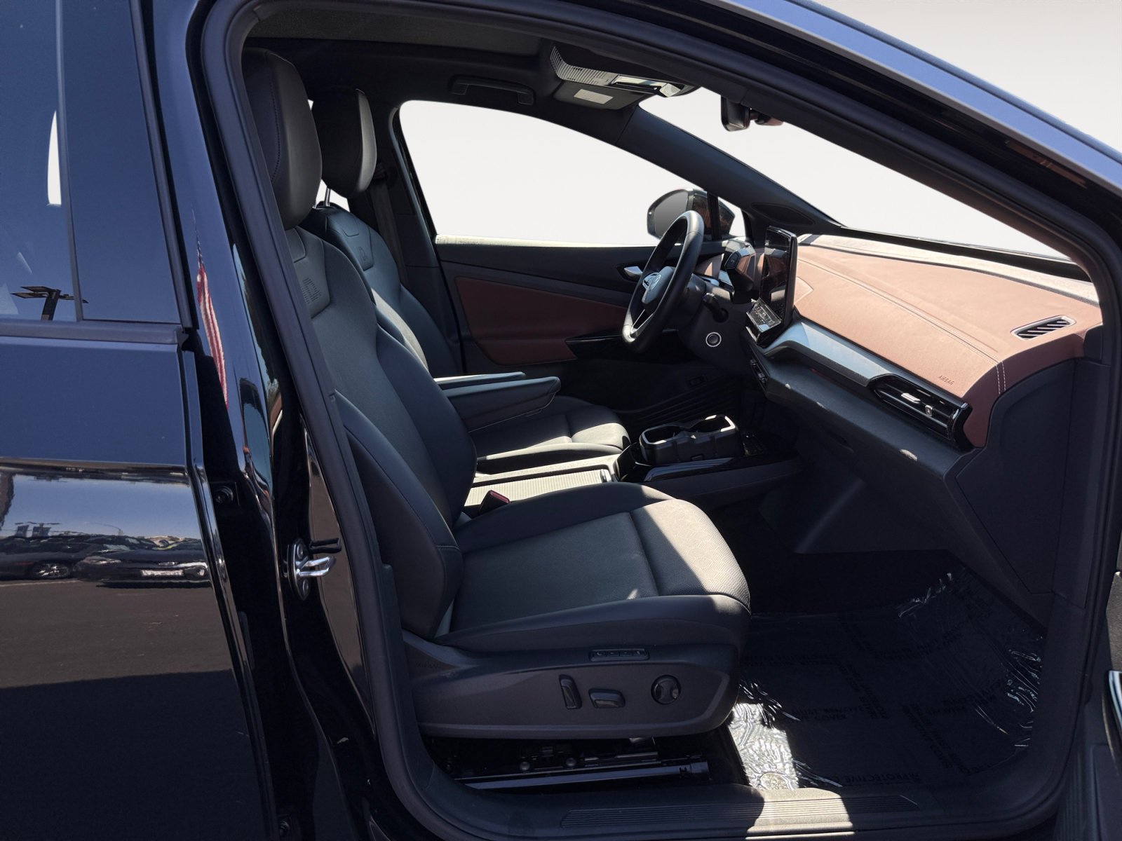 Used 2021 Black Metallic Volkswagen Pro S image 19