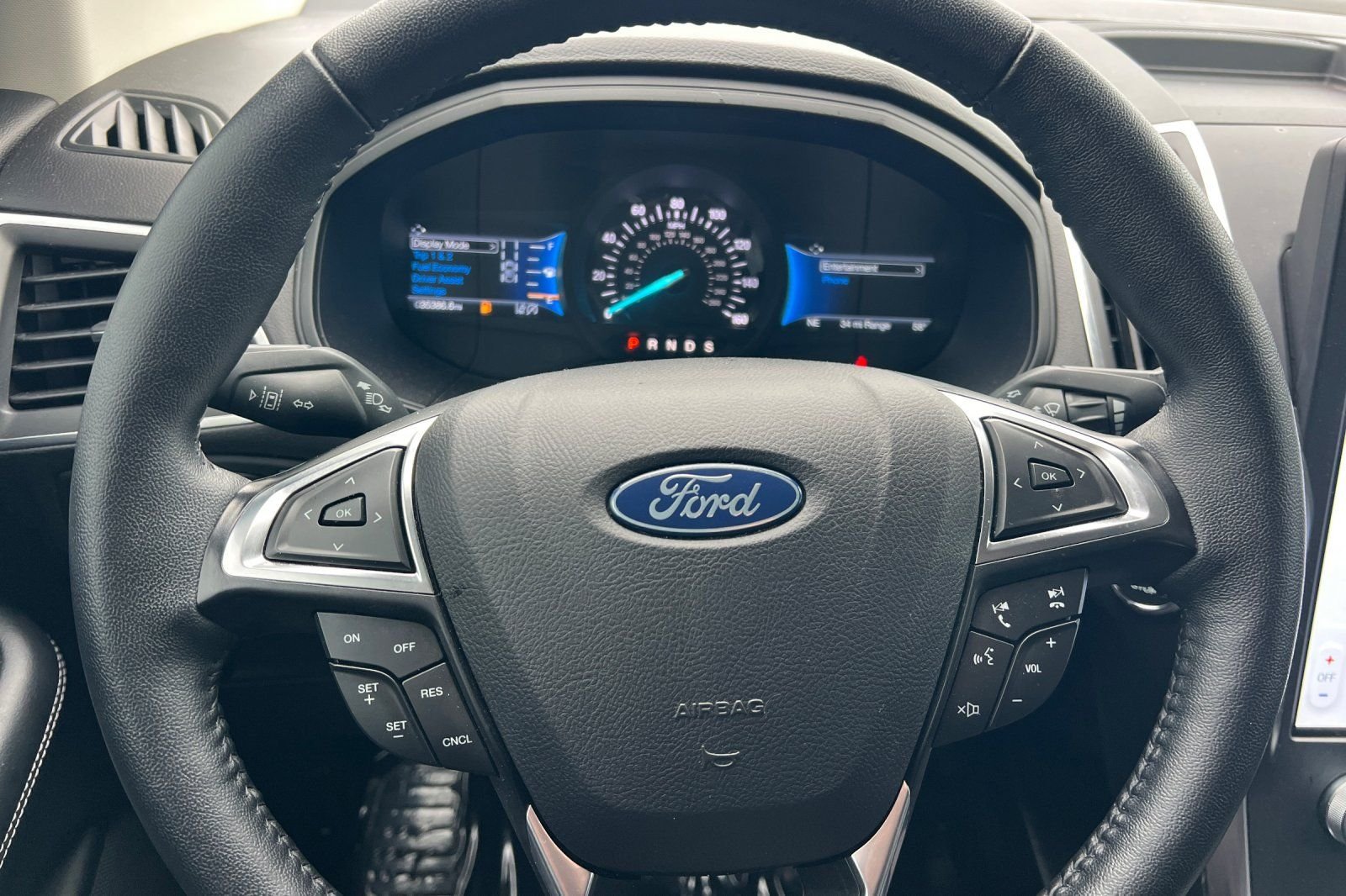 2024 Ford Edge Titanium - Photo 21