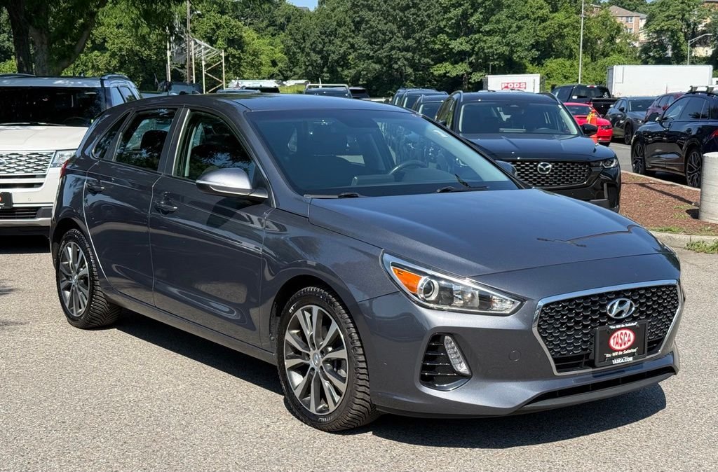 Used 2018 White Hyundai Base image 1
