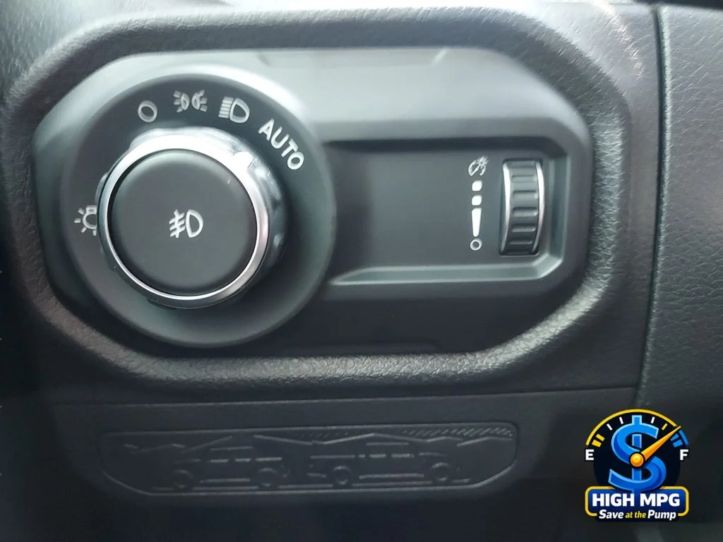 Used 2024 Gray Jeep Sport S image 17