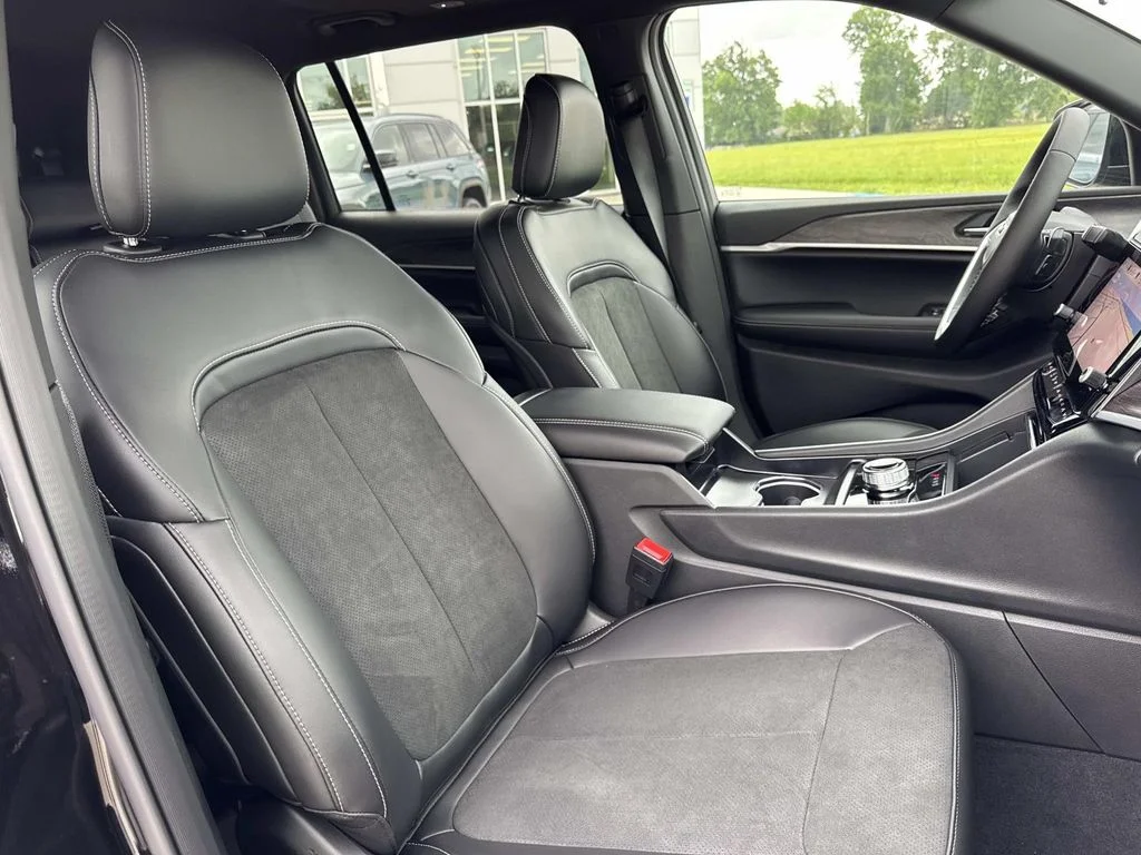 New 2026 Black Jeep Laredo image 23