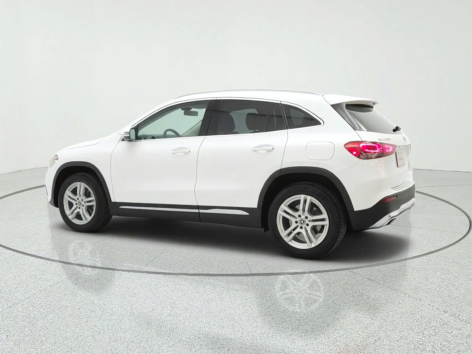 Used 2021 Polar White Mercedes-Benz GLA 250 SUV image 7