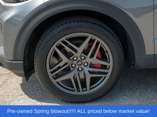 Used 2025 Gray Ford ST-Line image 18