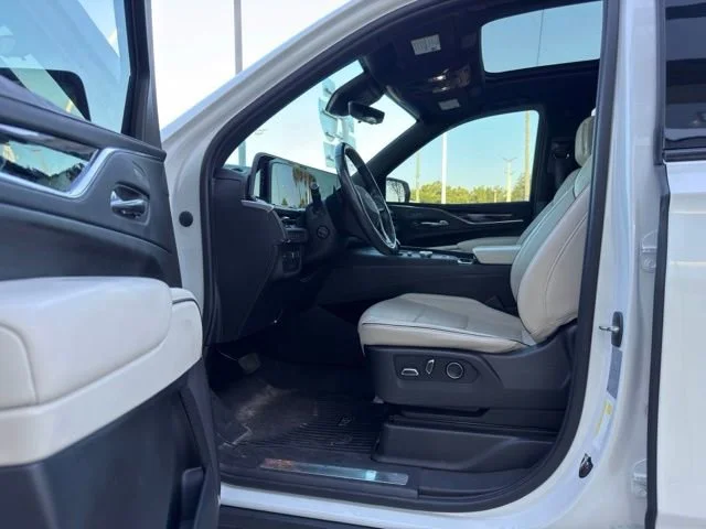 Used 2021 Crystal White Tricoat Cadillac Sport image 5