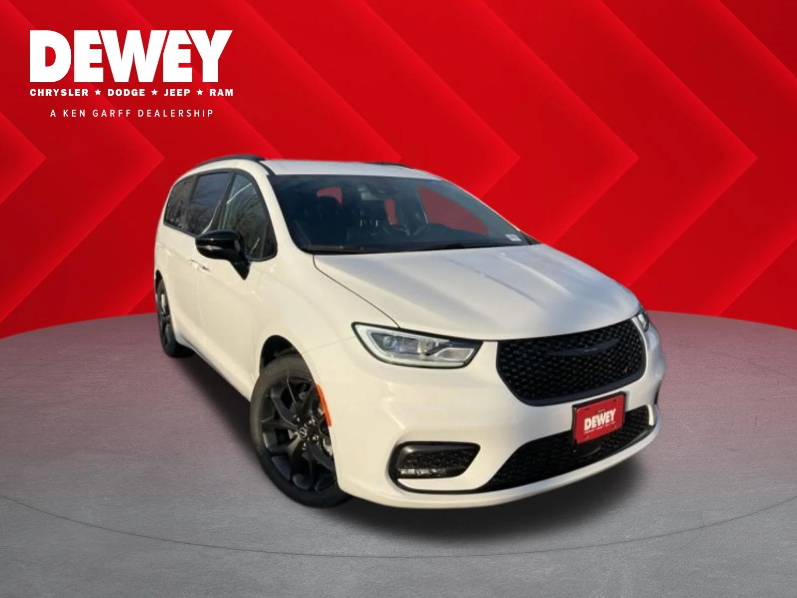 2026 Chrysler Pacifica Select's photo